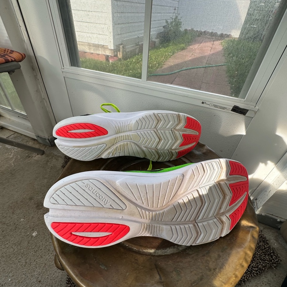 Saucony Kids Endorphin, Boys size 5M. - Picture 6 of 6